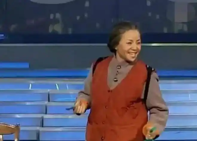 你只识白云大妈 却不知宋丹丹也曾美若天仙