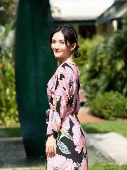 原创唐一菲与谢娜再度同台合作节目录制完却将眼睛哭出了血这是得多