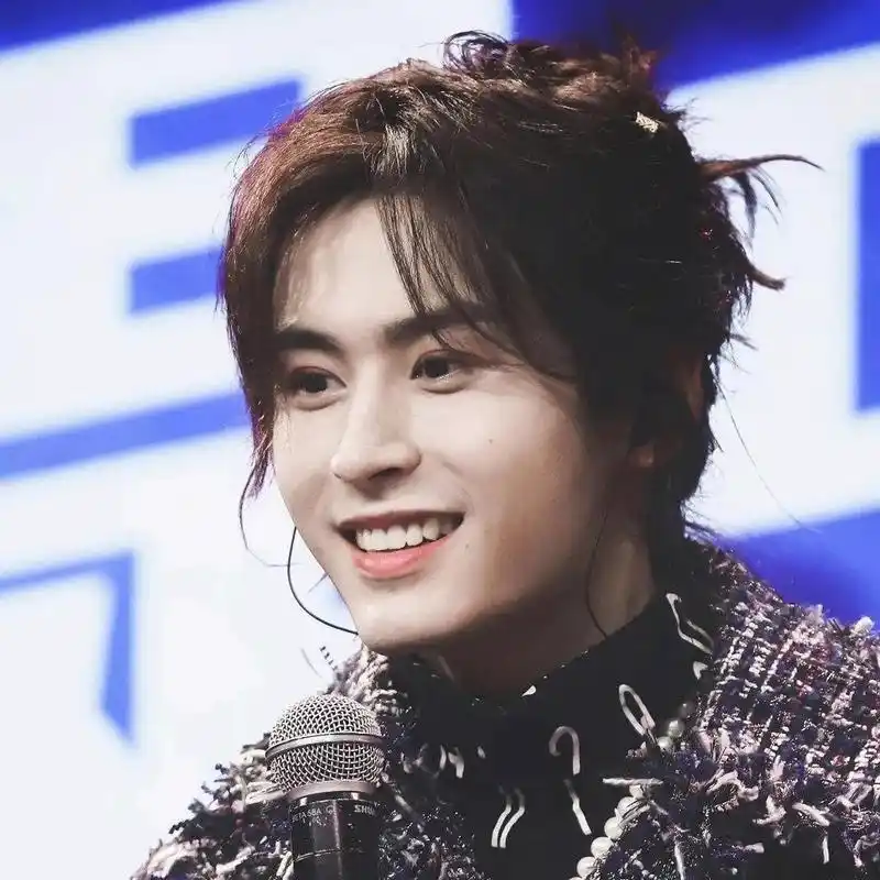 张哲瀚头像图片:瀚瀚子绝美