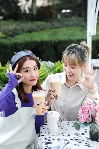 据说卖几杯很"ok"的奶茶,这样被吸引还是第①次!