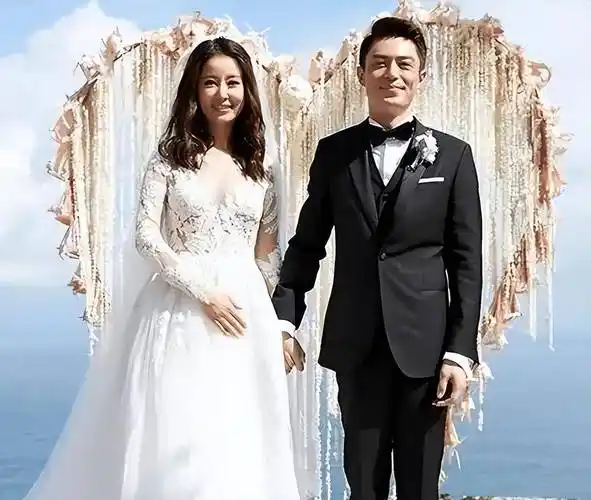 林心如霸道总裁外表下的不安:深扒林心如的披露式婚姻_霍建华_隐私