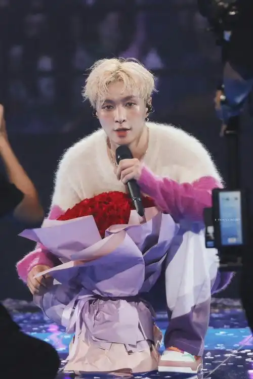 张艺兴 更强的激光小猫