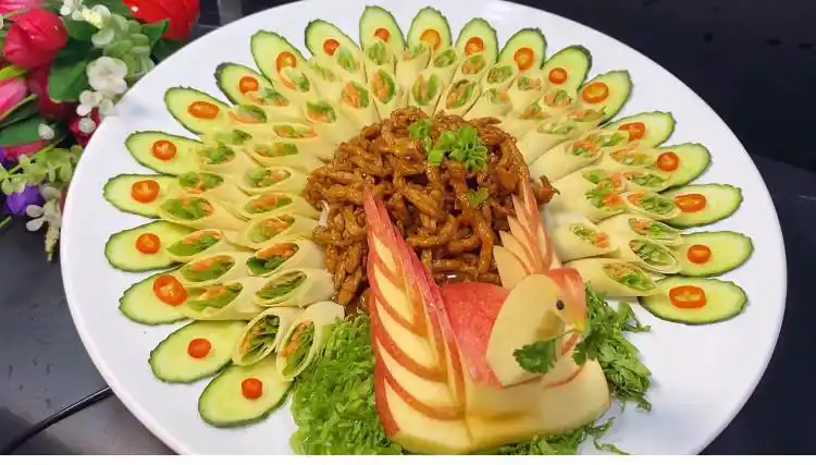 年夜饭寓意菜孔雀开屏怎么做,年夜饭寓意菜孔雀开屏的做法视频 - 网上