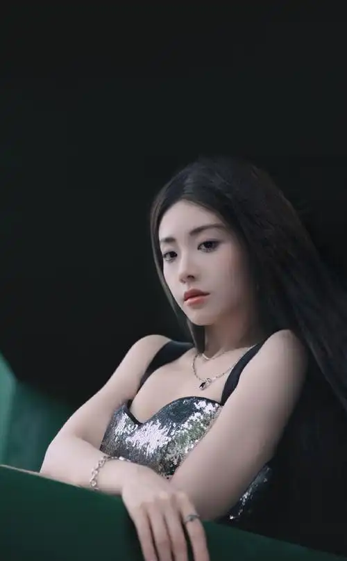 喻言北影节生图