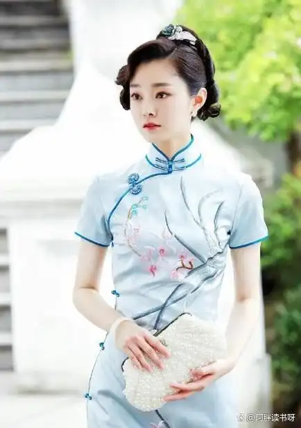 当年宋轶出场时,我并没有觉得她有多惊艳,可后来看到她穿旗袍出现时