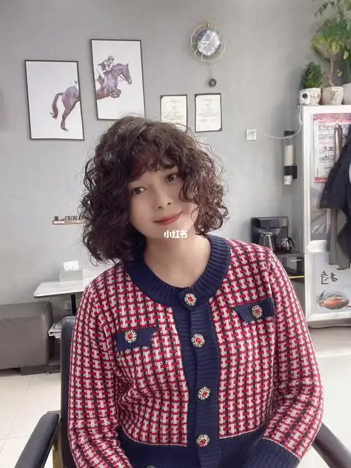 慵懒烫发_短发_烫发_阿旭造型攻略_羊毛卷_短发烫发_时尚_发型