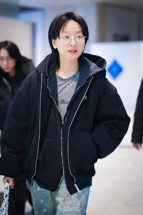 周笔畅超话#巴黎时装周##周笔畅巴黎笔记#    7615343538