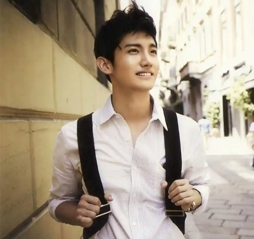 沈昌珉当爸# 今早刷到东方神起成员沈昌珉结婚两年后晋升爸级别,说哪