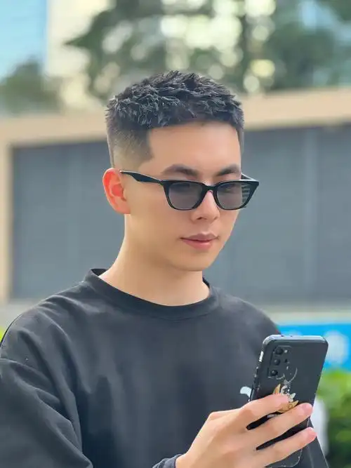 今日发型推荐 #男士发型 #短发 
#男士发型