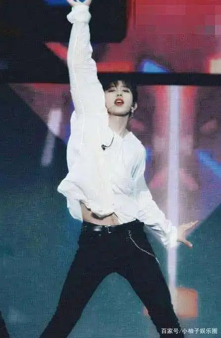 拥有腹肌的男明星,真的太帅了吧