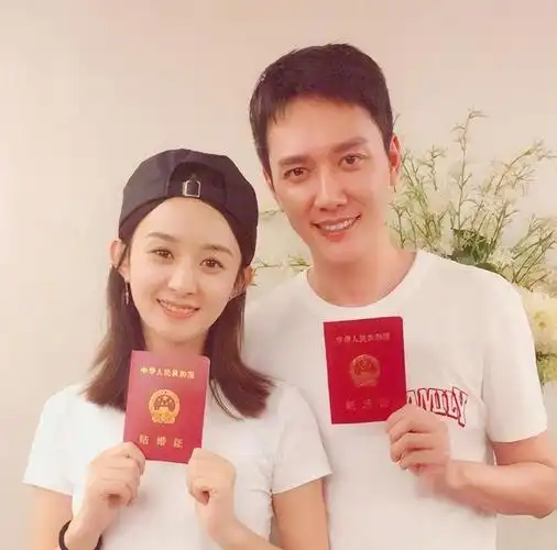 个小时,这个话题就占据了头版头条,当初大家对他们的结婚感到不可思议