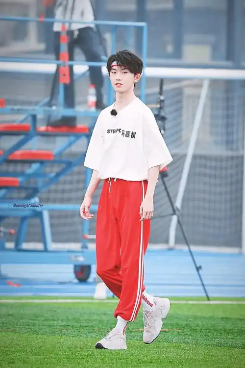 无敌小马运动马嘉祺图频精选