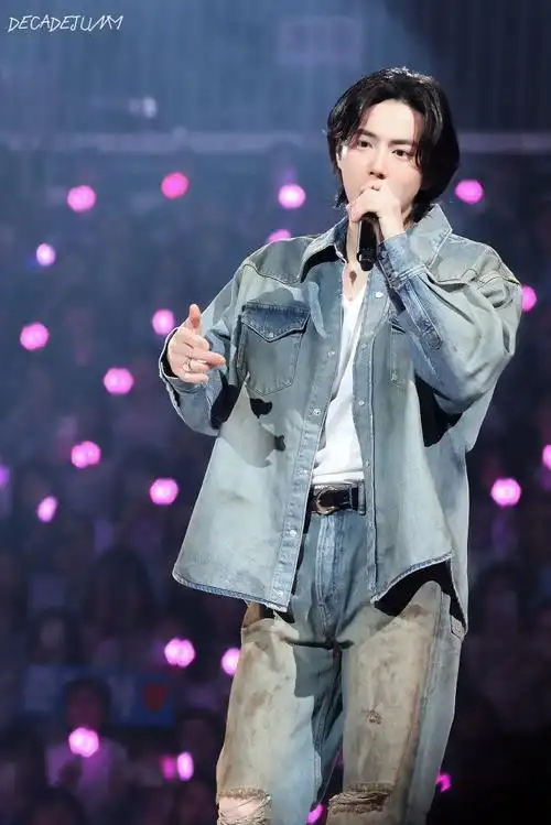 金俊勉珍贵且唯一##金俊勉帅气满分#  240414 exo十二周年见面会