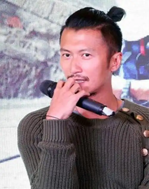 当红男星扎丸子头, 一个比一个帅气, 唯独邓超丑的像驴子一样!