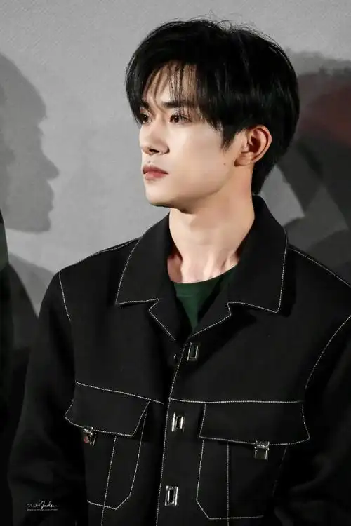 四字 易烊千玺 yyqx 四字弟弟