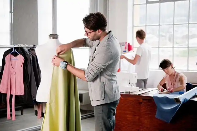 "零基础"如何成为服装设计师?