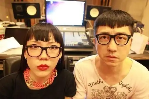 吴莫愁与导师庾澄庆.