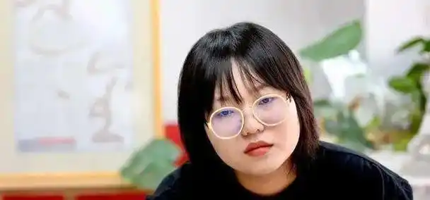 娱乐评论大赏 在北大读书时的李雪琴忧郁清纯, - 抖音