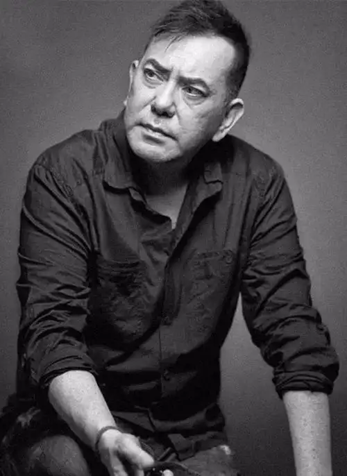 "嘴炮影帝"黄秋生的堕落史,他的结局,已经写好了