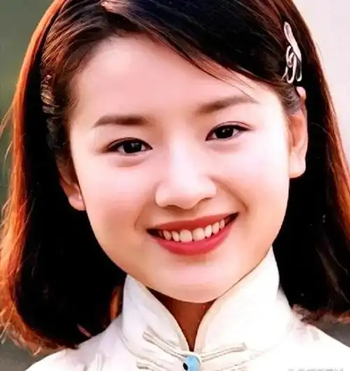 董洁又矮又瘦算不算大美女?瞅瞅她和秦岚,李小冉合照就有答案啦