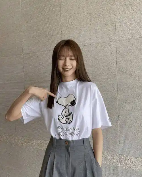 原创沈梦辰是什么尤物同框网红身材惹眼小蛮腰却更抢镜