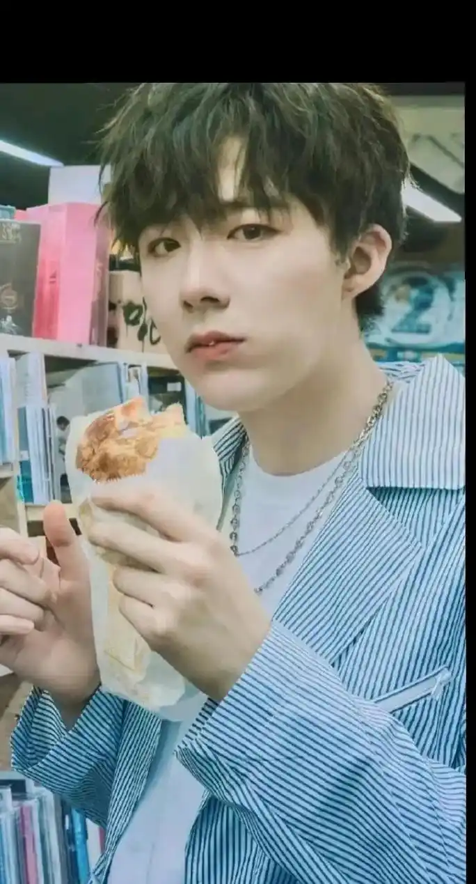 刘宇宁 谁懂这几张照片的含金量  我真的爱死他了 - 抖音