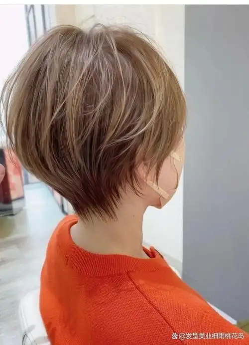 超短齐耳纹理短发,可a可甜,瘦脸减龄.