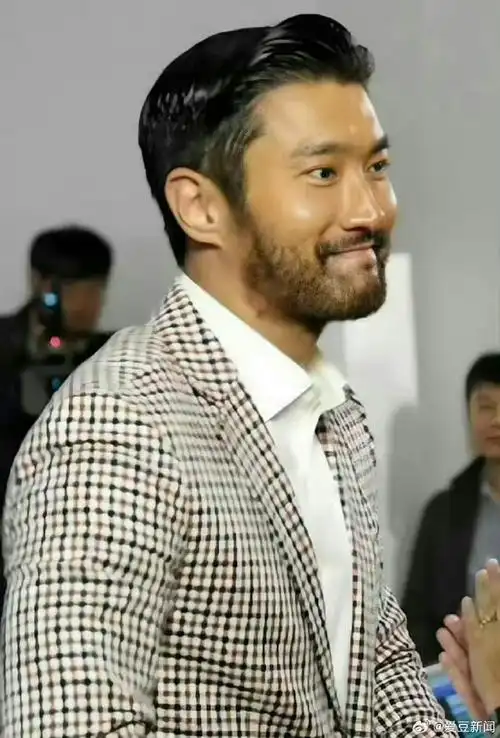 这居然是崔始源