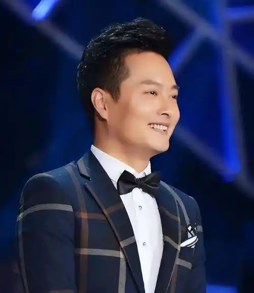 草根歌手云飞:成名后与妻子离婚,如今6年过去,他们怎样了_高玥_生活