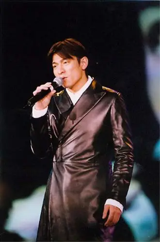 1999年颁奖盛典  《华语榜中榜99》歌曲奖:   刘德华/《爱你一万年》