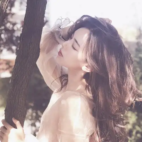 by:世中仙儿 泛轻舟女生头像〔森系〕〔清新