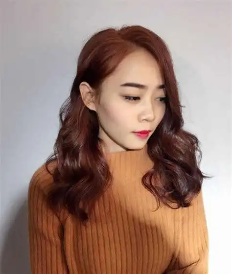 流行发型女中长发图片2022流行中长发型2022已更新今日推荐