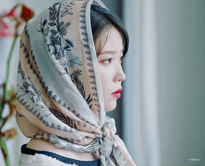 满月社长 |iu 德鲁纳酒店动图 cr.logo