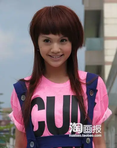 杨丞琳曝光童年照 神似凤姐成年大变身