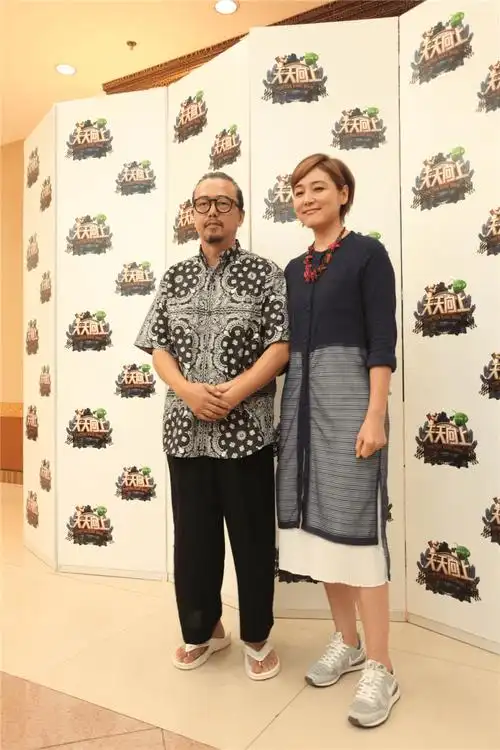 张延私下也是男人婆风格走红毯穿奶奶裙平底鞋完全不当回事