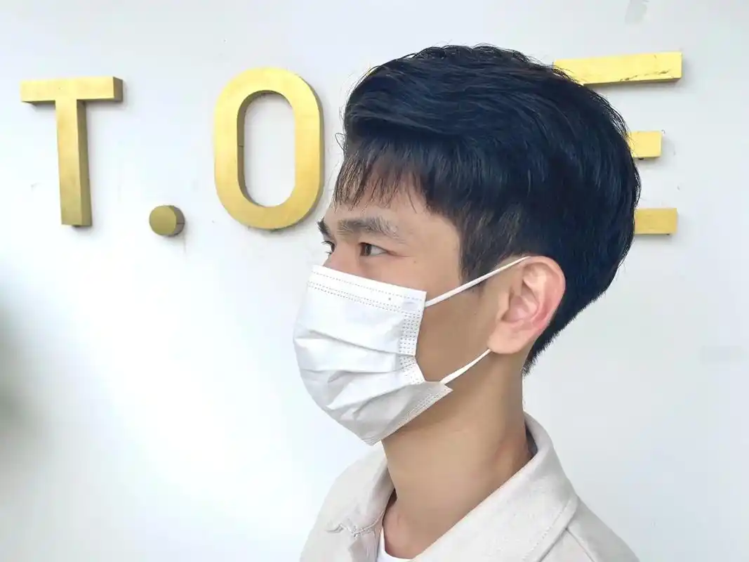 图文伙伴计划  韩式三七分蝴蝶烫发川大多数男 - 抖音