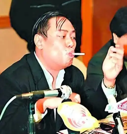 原创香港第一神童罗兆辉14岁辍学27岁身家超过10亿47岁去世