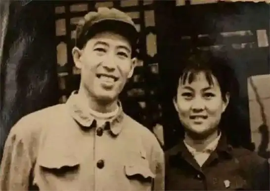 文兴宇:一生嗜烟如命,临终7字遗言感动世人,遗孀至今无法释怀