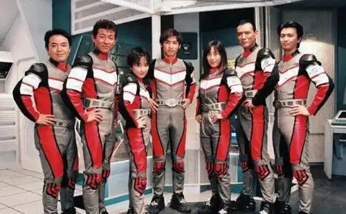 各有去处,也为了超级胜利队的出现