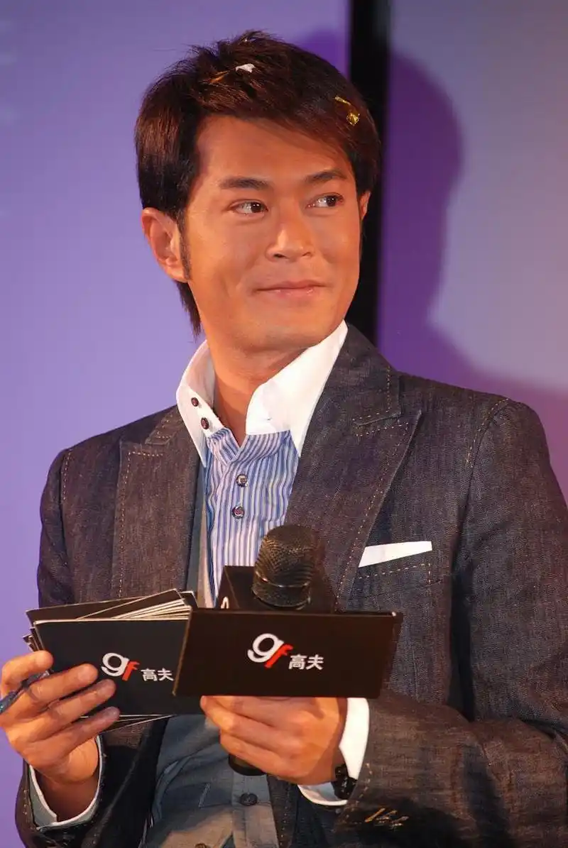 只因为有网友发现古天乐和郭富城等人同台时,古天乐的脸部状态和