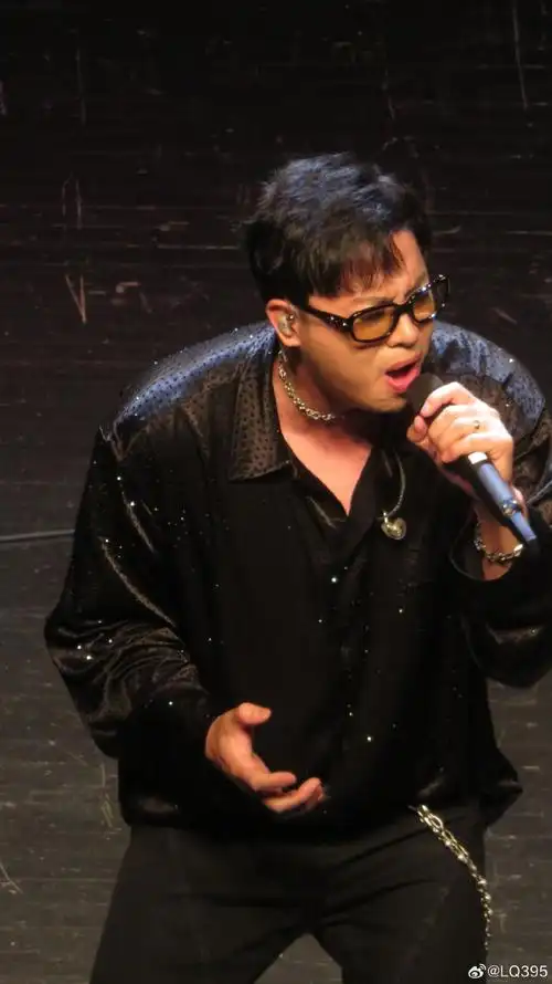 今晚上海北外滩友邦大剧院,金润吉"声音"演唱会.