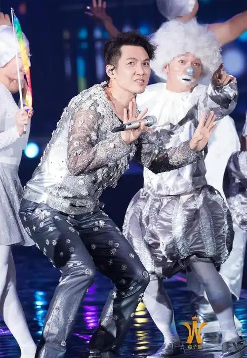 都是魅力|靳东|男神|钟汉良|刘奕君|张智尧|苗侨伟|演艺事业_网易订阅