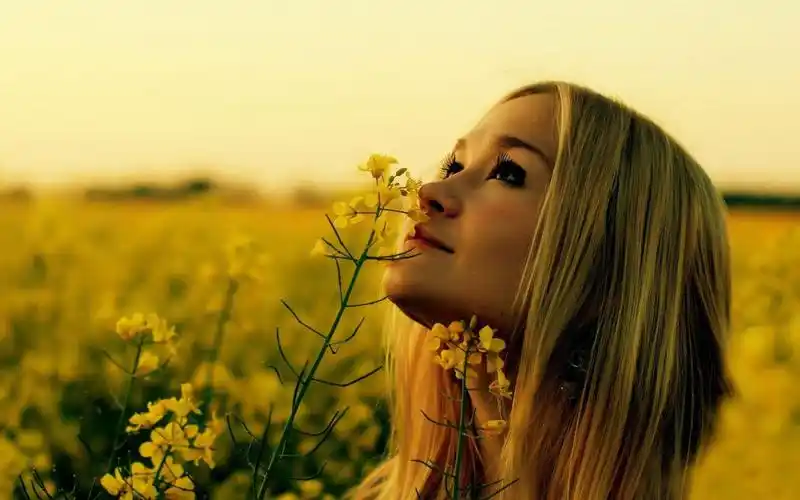 欧美美女唯美意境桌面壁纸