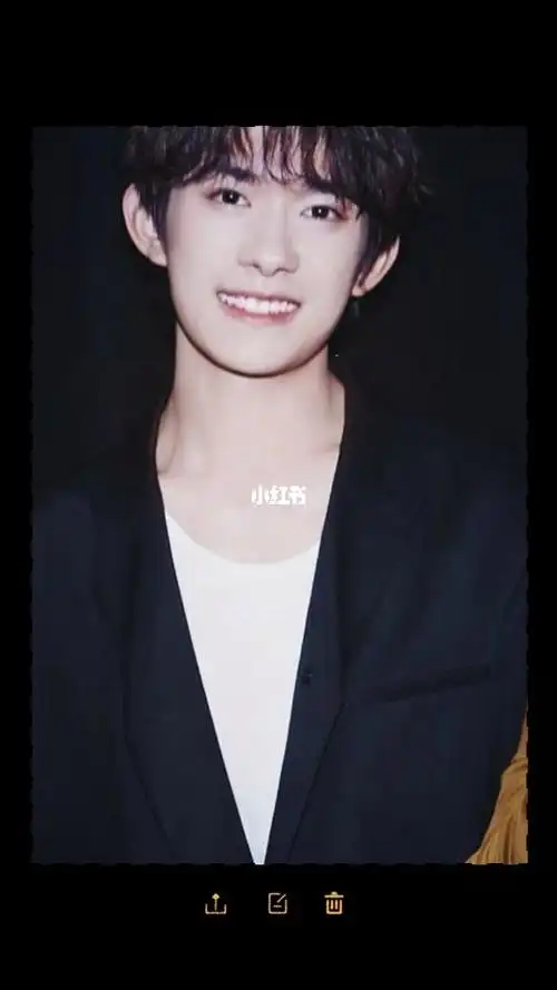 易烊千玺梨涡笑合集1