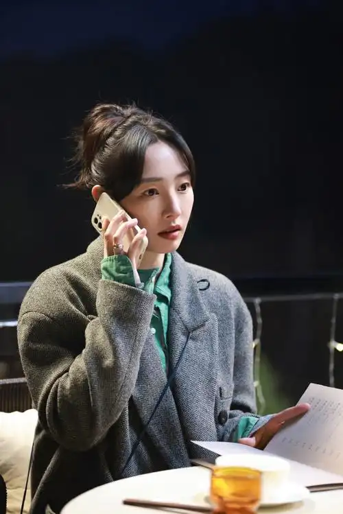 白百何超话开剪9615 今日份简冰@白百何剧照新鲜送达01 今晚19