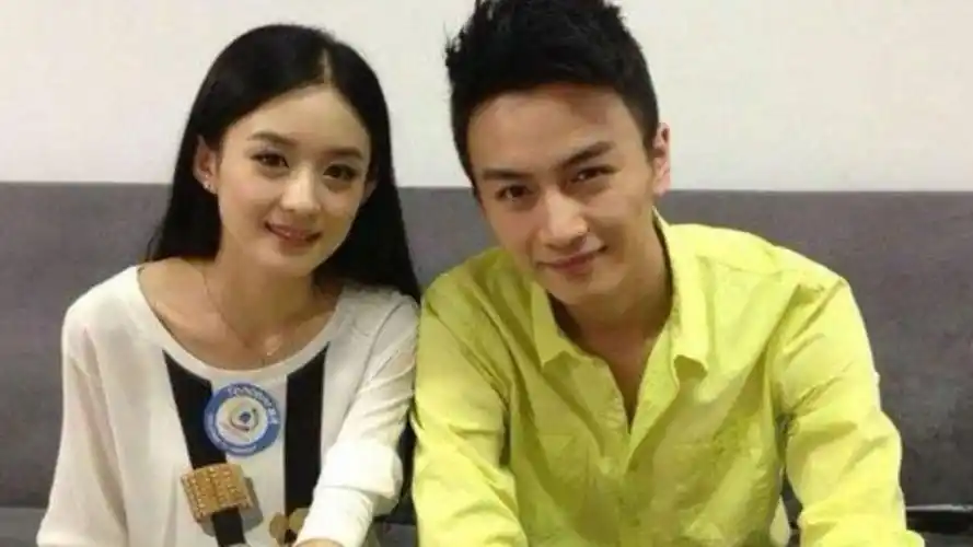 千万别让陈妍希看到!陈晓当众大胆抱赵丽颖,全场观众都沸腾了!