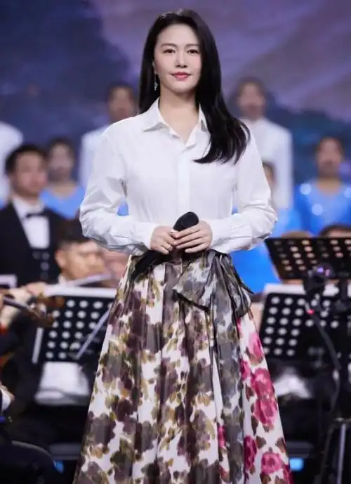 回顾娶了摇滚女神谭维维生下一儿一女陈亦飞的生活幸福吗