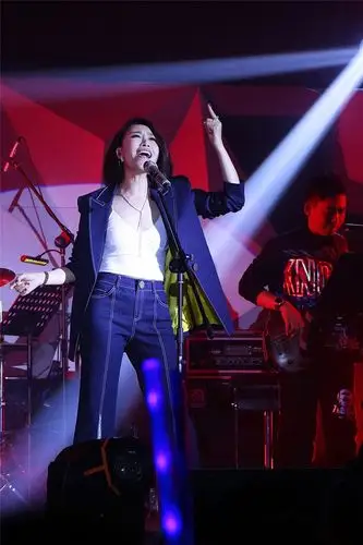 金池平安夜开唱 实力唱功引爆全场热情