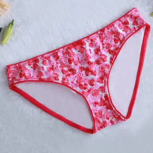 8102全棉可爱心形少女内裤 爆款无痕纯色三角裤 女式内裤批发