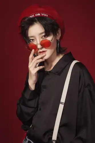 2v">常钰,中国女子偶像团体 a target="_blank" href="/item/蜜蜂少女